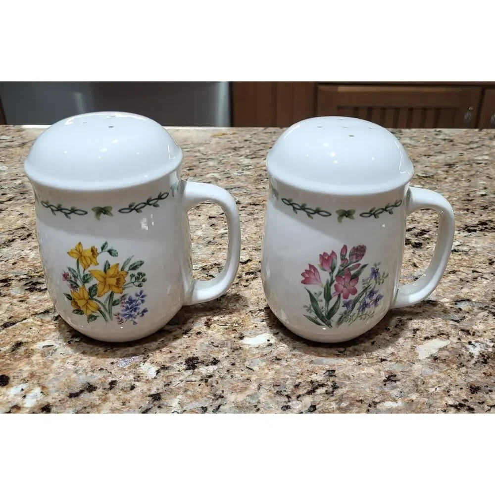 Salt & Pepper Shaker Set Flower Pattern With Handle Approx 4 1/2